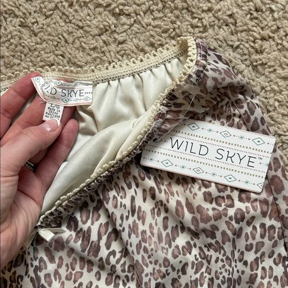 Wild Skye | Midi Leopard Skirt - Picture 5 of 5